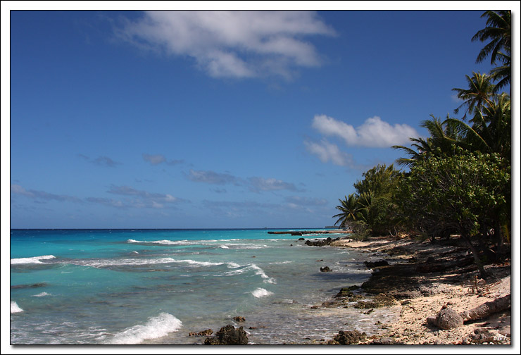 40D11384 cs cadre2.jpg - Rangiroa - plage côté lagon